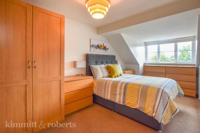 Bedroom 1.jpg