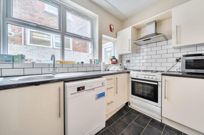 1408282-6-69b4512...