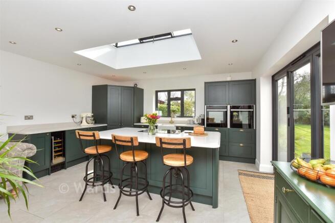 Kitchen/Breakfast Area