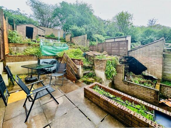 Rear Patio.JPG