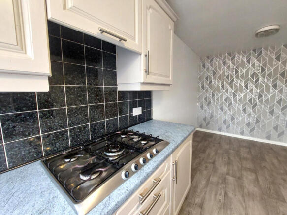 3 bed Terraced to rent Image 4