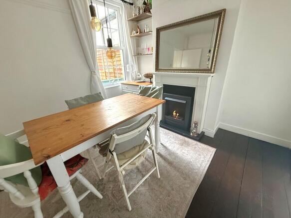 9 Albert Road Din...