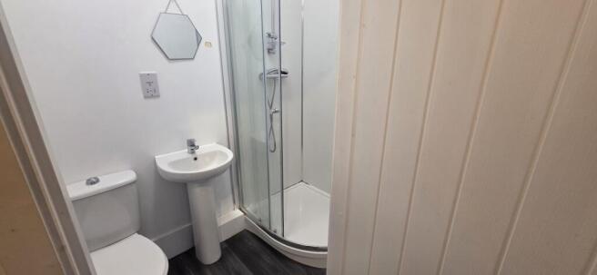 en suite shower