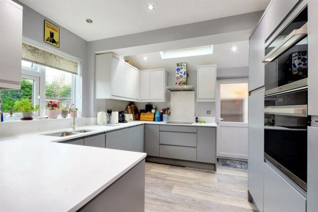 Kitchen_1.jpeg