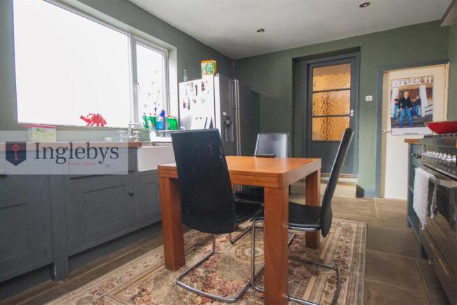 1 bed Apartment to rent Image 8