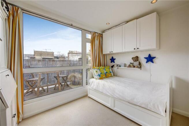 Bedroom: W2