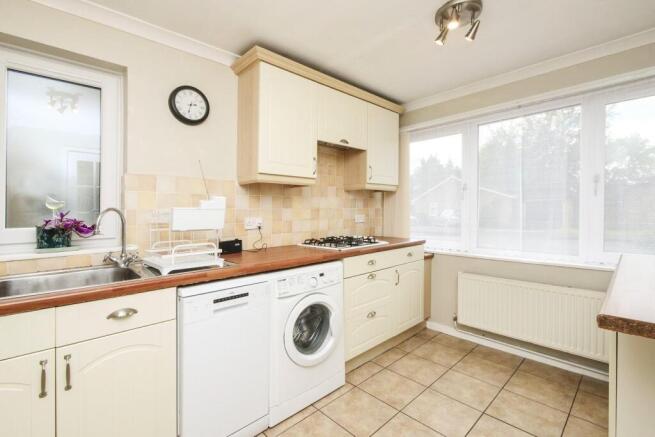 2 bed Semi-Detached Bungalow for sale Image 6