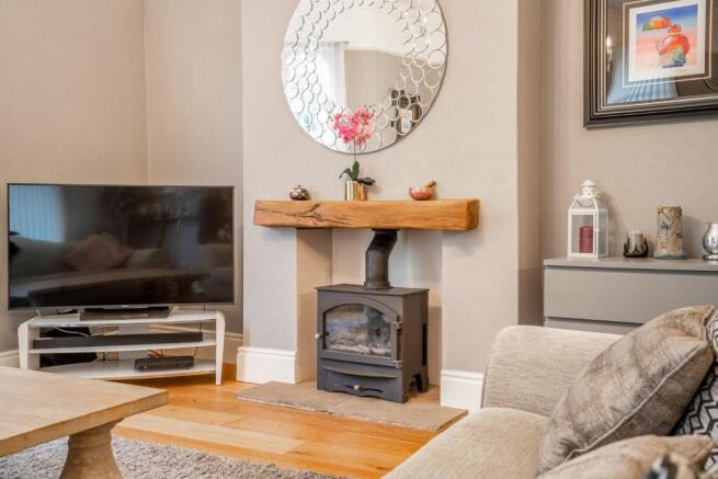 6 bed Town House for sale Image 6