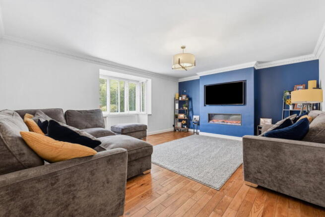 4 bed Detached for sale Image 10