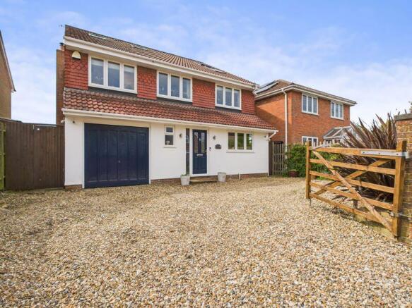 FRONT ASPECT & DRIVEWAY
