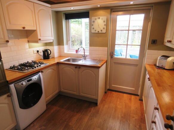 kitchen 1.JPG