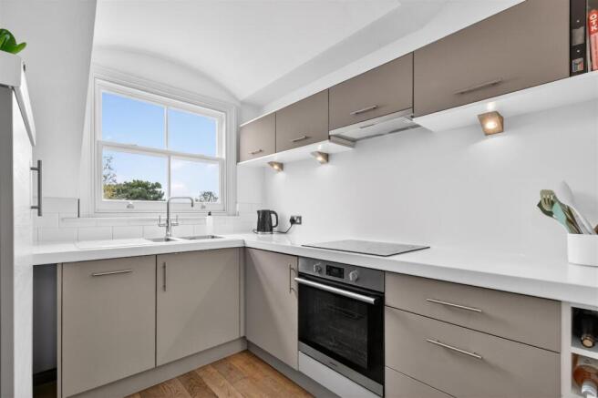 2 bed Apartment for sale Image 7
