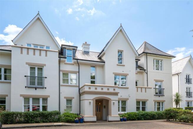 3-bed flat on High Cedars, 20 Wray Park Road, Reigate, Surrey, RH2, £850,000