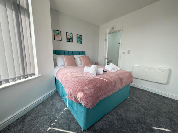 5 bed House to rent Image 9