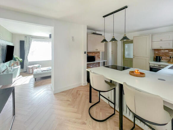 2 bed Semi-Detached for sale Image 9