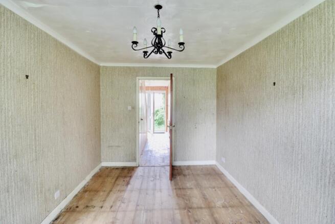 5 bed Detached for sale Image 5