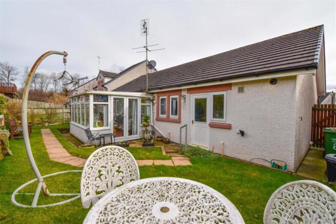 8 Cumberland Way Rear Garden.jpg