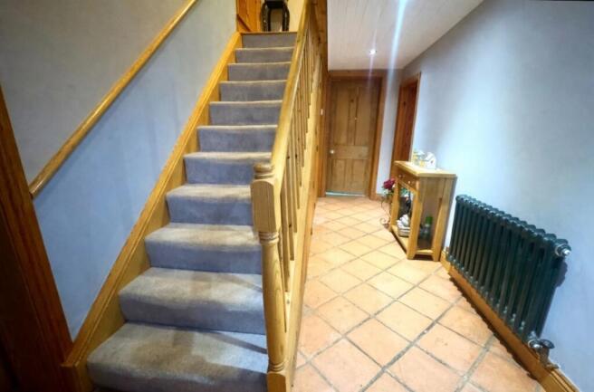 4 bed Semi-Detached for sale Image 4