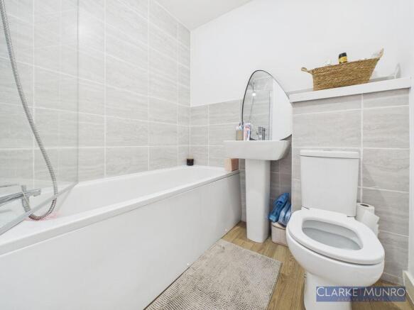 3 bed Terraced for sale Image 12