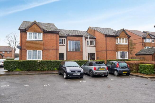 Knowles Close-5.jpg