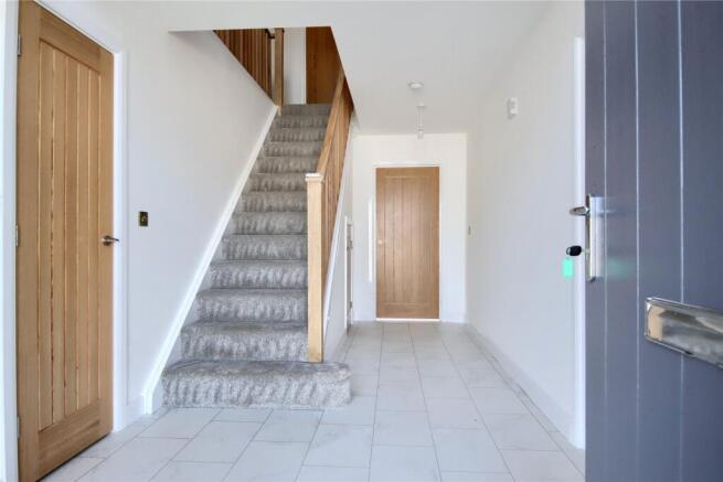 5 bed Detached for sale Image 10