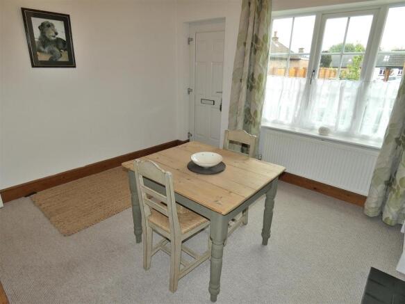 Lounge/Dining Room