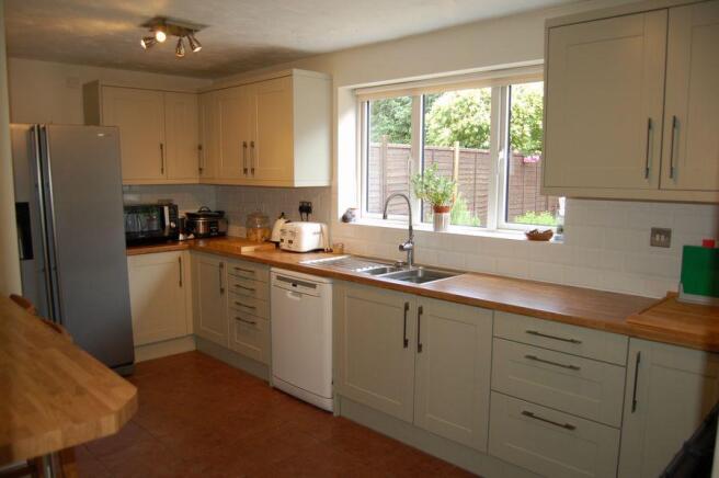 KITCHEN/BREAKFAST ROOM