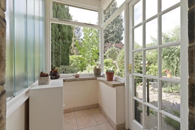 5 bed Detached for sale Image 10