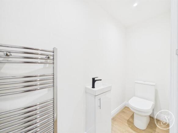 3 bed Semi-Detached for sale Image 9