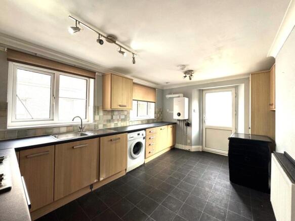 Kitchen (1) 