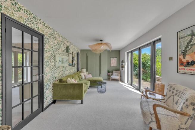 Sitting & Garden Room iii.jpg