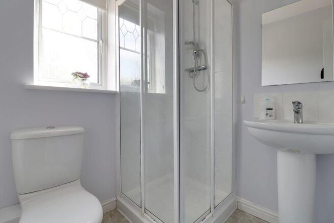 Ensuite to Bed 1