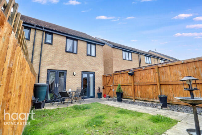 3 bed Semi-Detached for sale Image 4