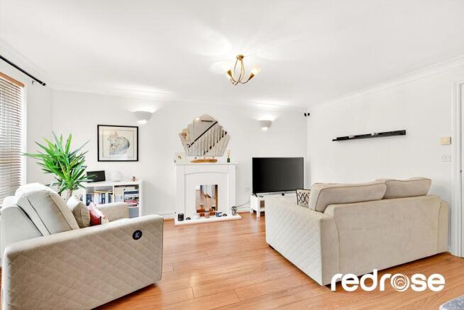 web_32 Main St-11...