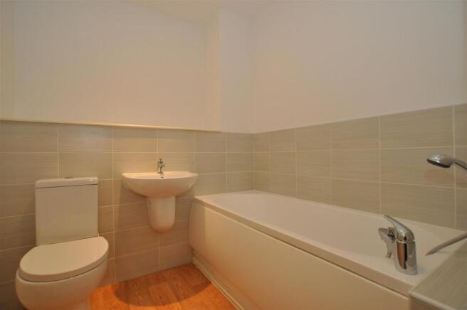 weaversbathroom.JPG