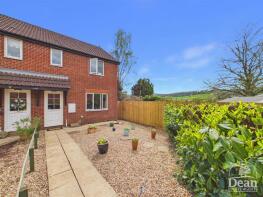 19, Grove Park, Lydney GL15 4SS