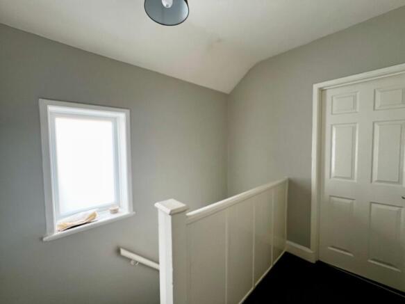 3 bed Semi-Detached for sale Image 11