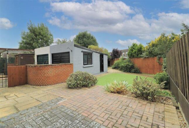 REAR GARDEN &a...