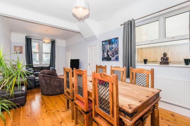 Lounge/Dining Room