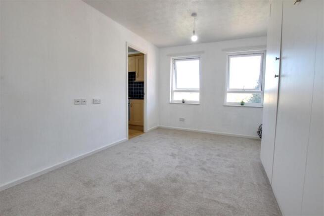1 bed Flat for sale Image 4