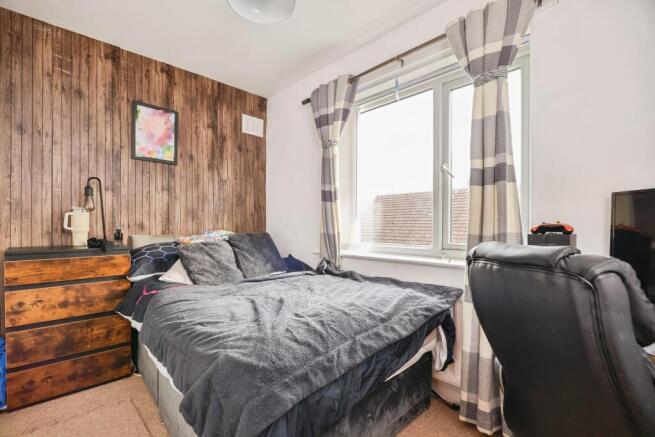 4 bed Semi-Detached for sale Image 9