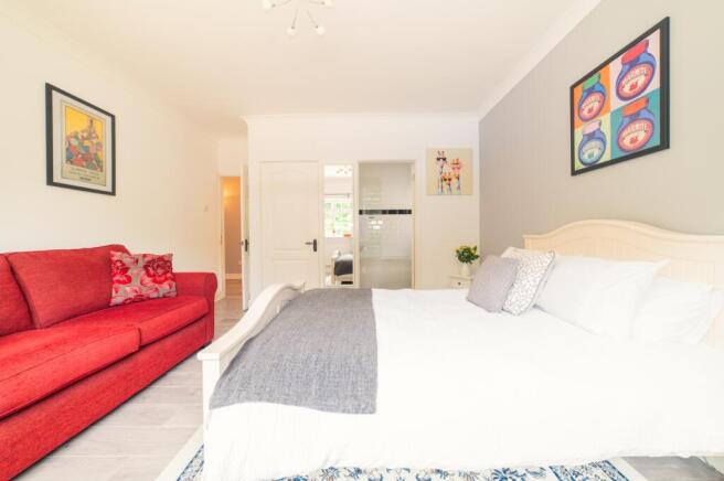 Call 02920 454555 to secure your viewing_53