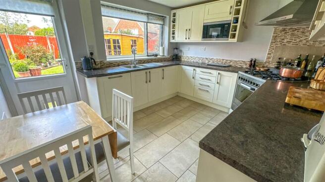 Meadow Close Image-9.jpg