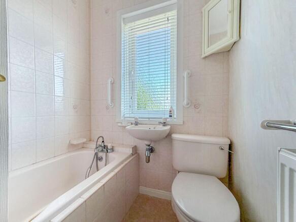3 bed Terraced for sale Image 5