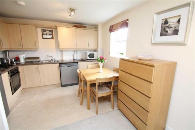 KITCHEN/BREAKFAST RO