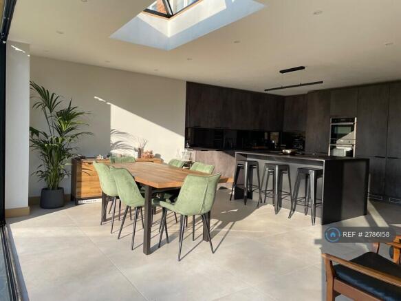 Spacious Dining Area With Sky Lantern