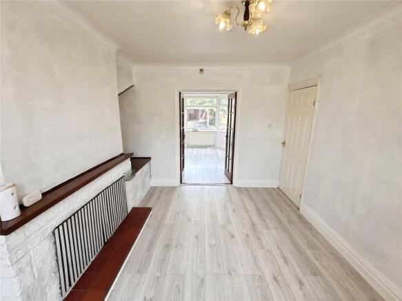 3 bed Semi-Detached to rent Image 8
