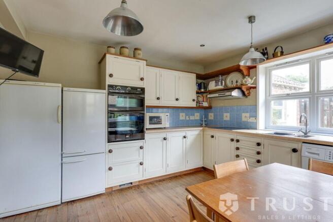 3 bed Detached for sale Image 6