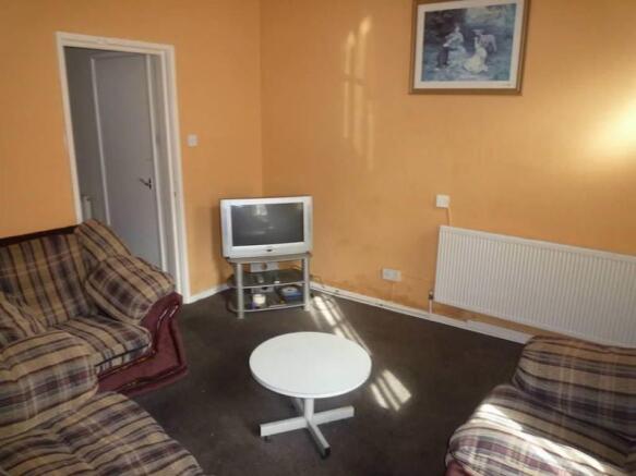 FRONT LOUNGE