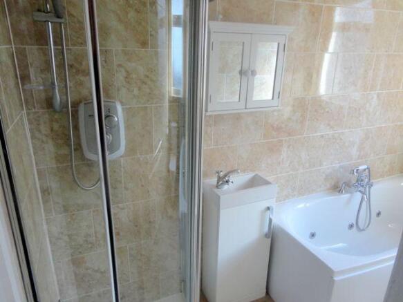 2 bed Terraced to rent Image 11